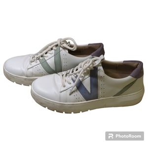 Vionic Abyss Leather Lace Up Sneaker